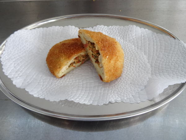 Schnitzel vorgebraten - Frischkäse/Tomaten 100 gr.