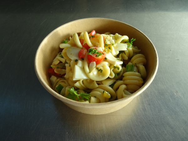 Teigwaren-Salat, inkl. Sauce in Box klein