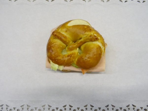 Silser-Bretzel klein Fleischkäse