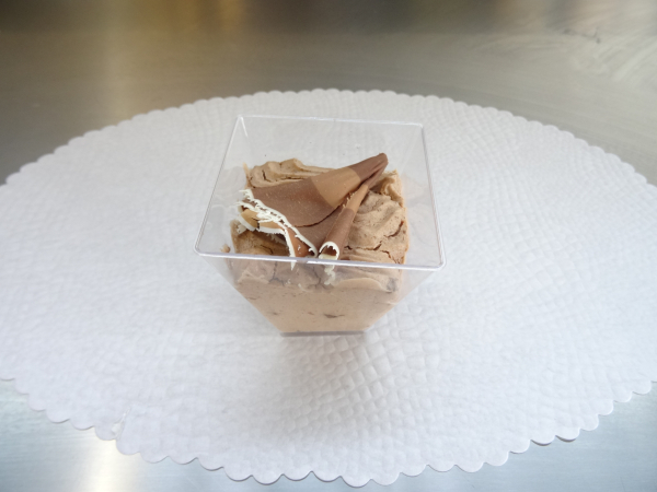 Toblerone-Mousse Becher 5 x 5 cm.